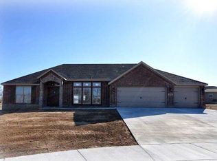 6201 SW Well Ter, Bentonville, AR 72712