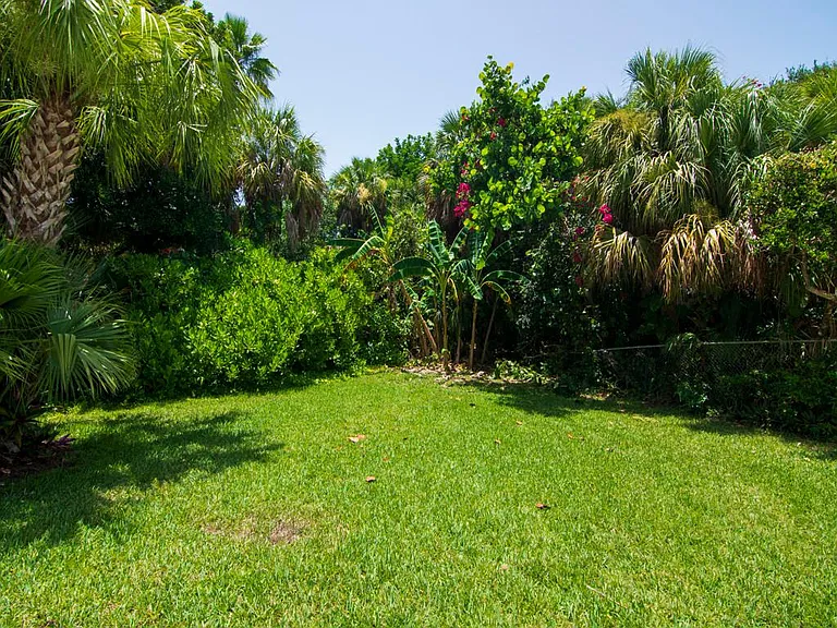 1545 Pelican Ln — Photo 38
