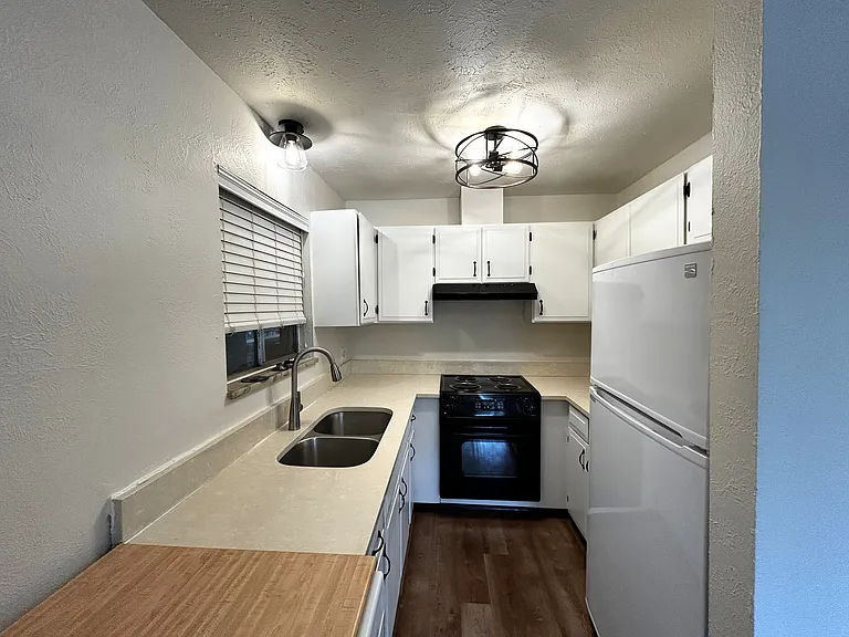 301 Peterson St #305 — Photo 6
