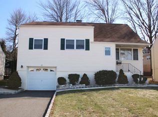 10 Marie Rd, Fords, NJ 08863
