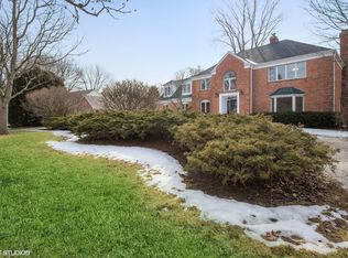 37 W Quail Dr, Lake Forest, IL 60045