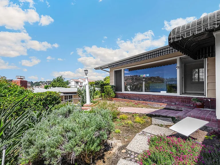 1071 E Avocado Crest Rd — Photo 1