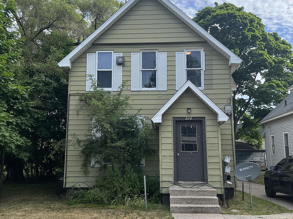1st image of 206 Washington Ave #1