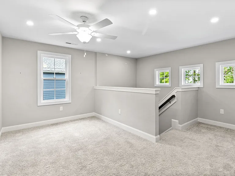 807 Thrush Dr — Photo 29