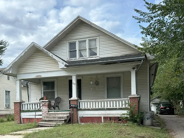 555 W North St, Marshall, MO 65340
