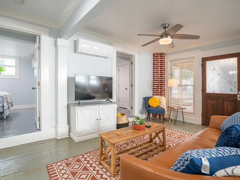 494 Cameron St SE #B — Photo 3