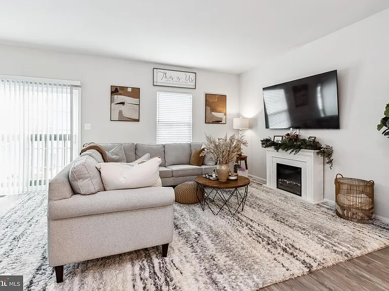 530 View Point Way — Photo 4