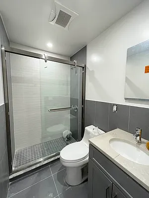 Rented by Jonis Realty | media 8