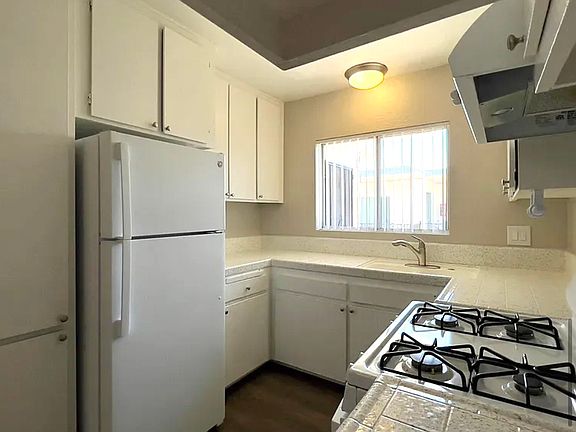 2nd image of 2612-16 Fairmount Ave #7