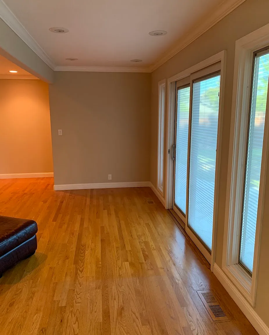 5 bed, 2412 sqft, $8,250 — Photo 4