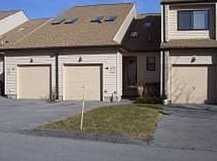 38 Hudson Watch Dr, Ossining, NY 10562