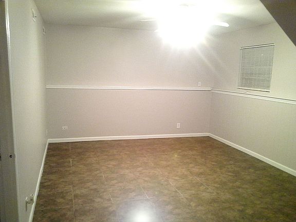 Great room w/tile floor