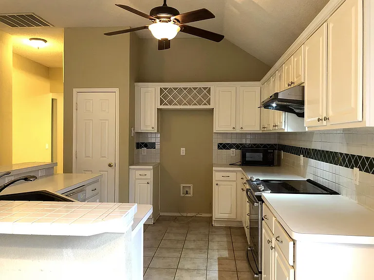 4712 Bull Run Dr — Photo 11