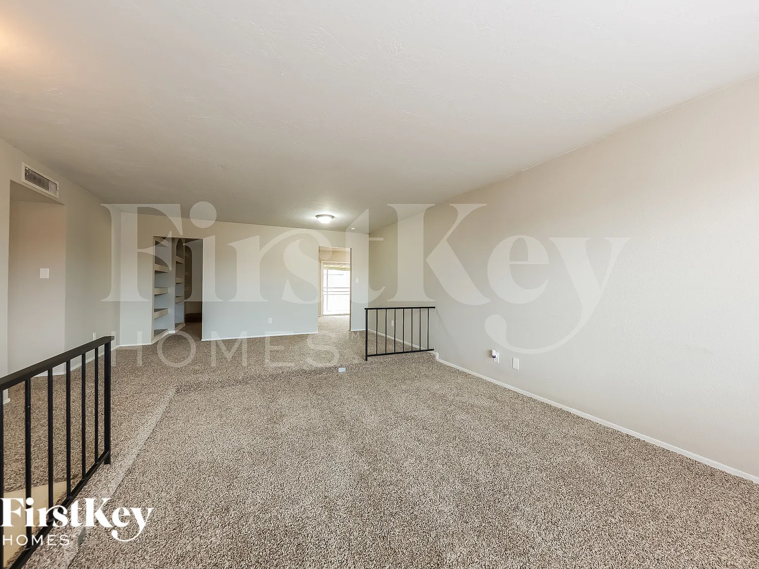 4 bed, 2.0 bath, 1898 sqft, $2,130 — Photo 2