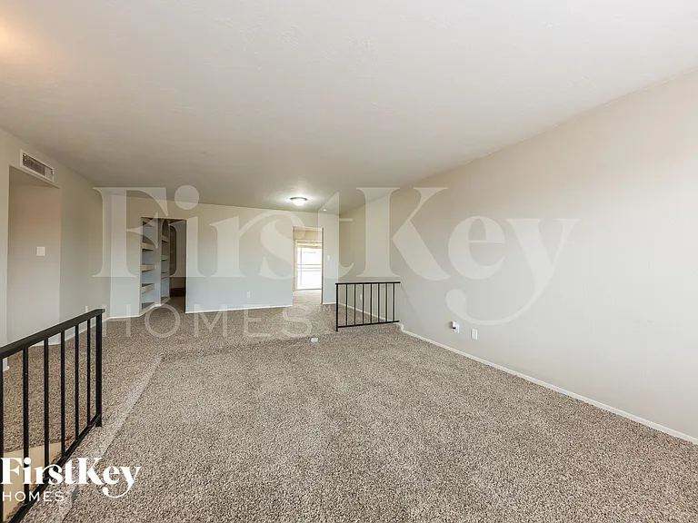 3730 W Hartford Ave — Photo 2