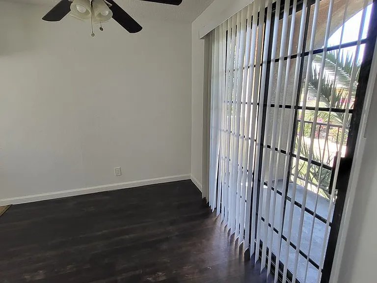 11702 York Avenue — Photo 12