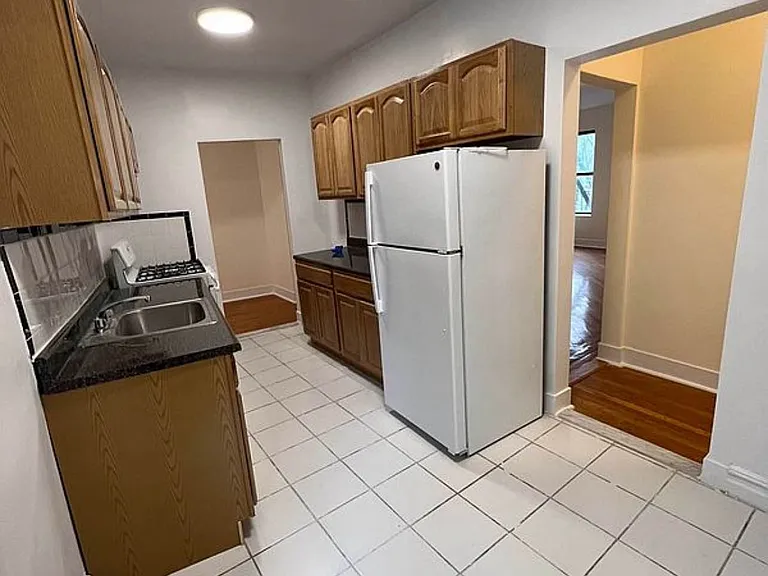 7811 Kew Forest Ln #2DA — Photo 8