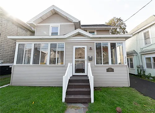 312 Hall Ave Photo 1