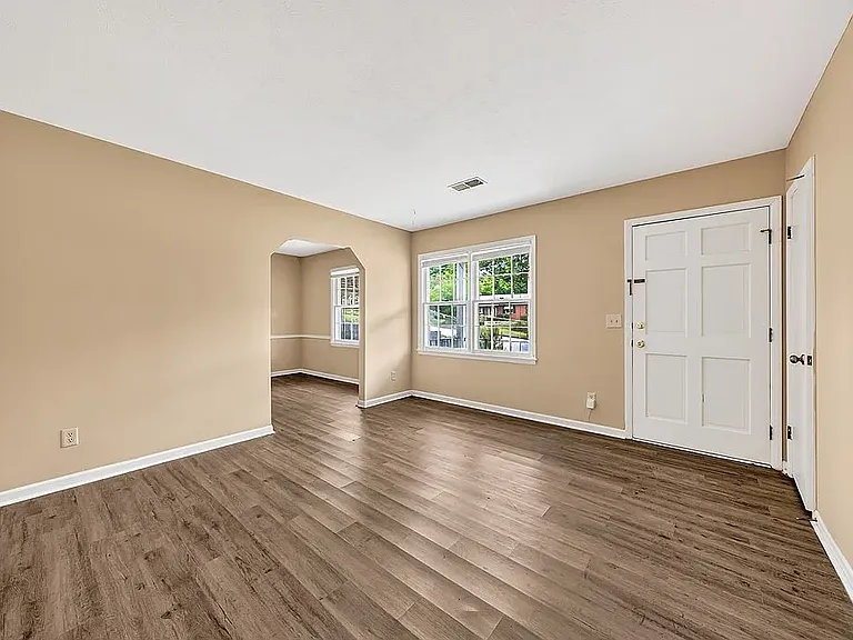 1315 Pagoda Dr — Photo 4