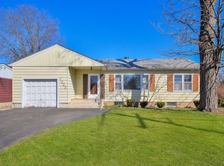 1322 Lakeview St, Johnsburg, IL 60051