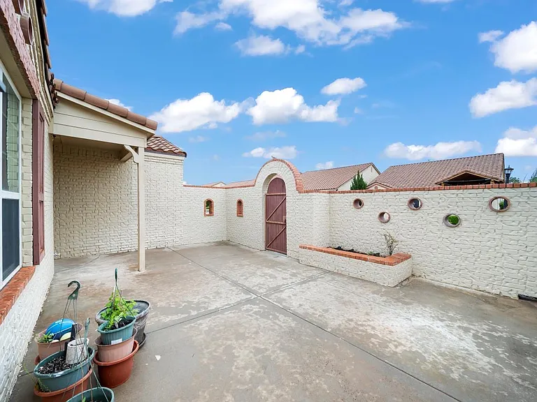 3742 W Austin St — Photo 3