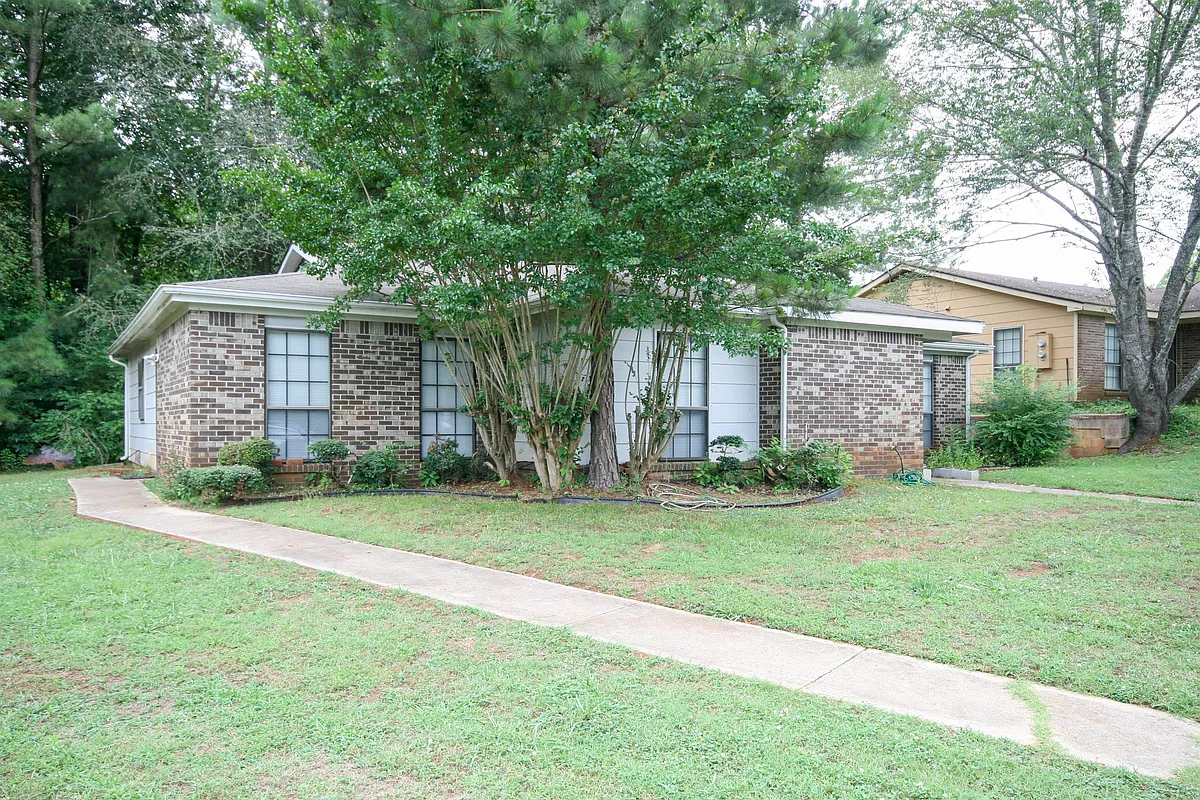 Building Photo - 104B Westscott Dr