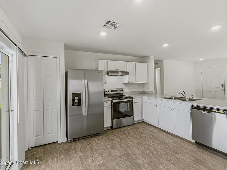 511 Trumpet St SW — Photo 16