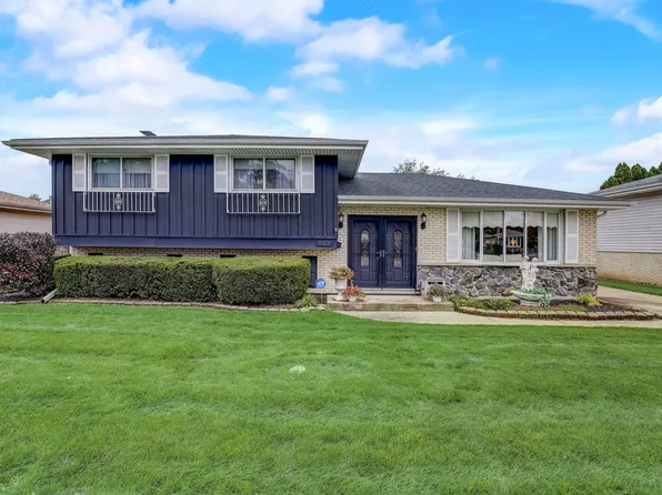 543 Sarah Dr, Wood Dale, IL 60191