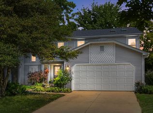 1615 Estate Cir, Naperville, IL 60565