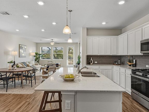 4th image of 316 Montauk Loop