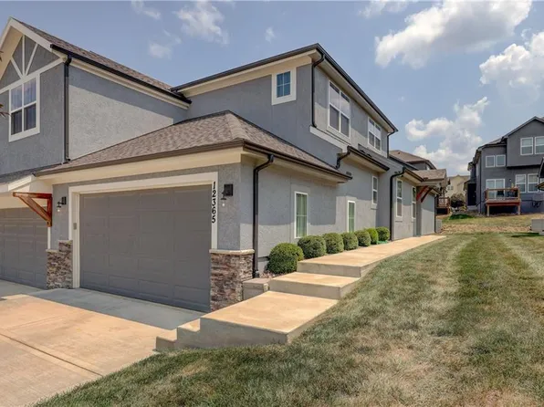 12365 S Prairie Creek Rd, Olathe, KS 66061