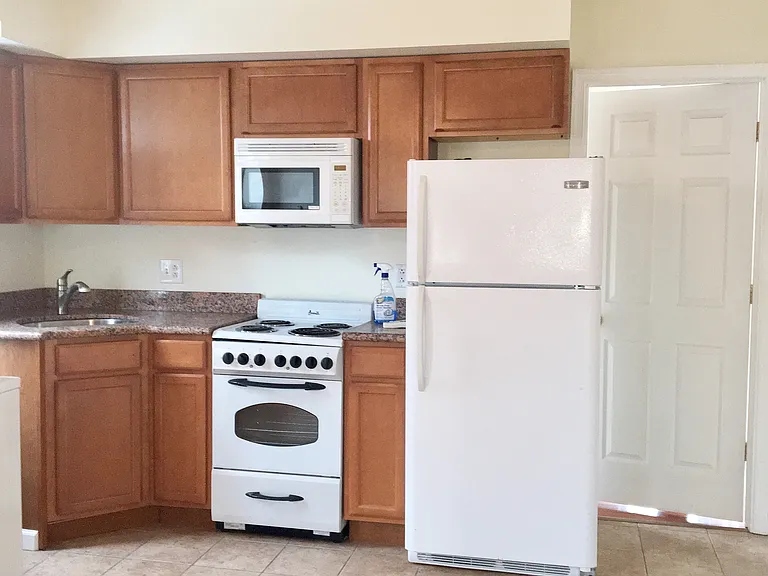 923 S 19th St #2F — Photo 3