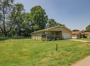 318 Greenwood Dr, Williamstown, WV 26187