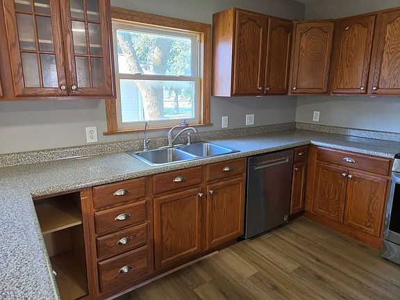 4th image of 341 1st St #A
