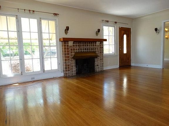 Fireplace in Living room