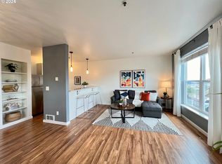 413 NW Uptown Ter APT 1A, Portland, OR 97210
