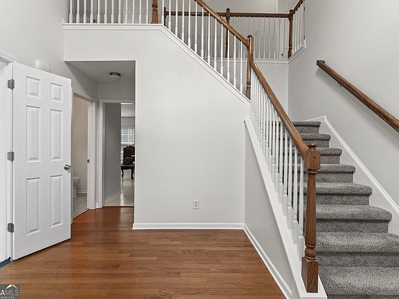 3rd image of 121 Hickory Branch Dr