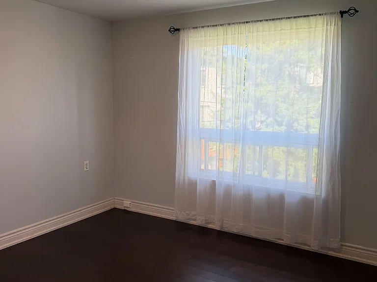 983 Victoria Park Ave #2 — Photo 11