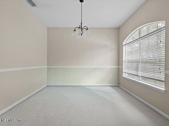 5th image of 1004 SENECIO Place