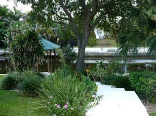 9486 Palm Island Cir, North Fort Myers, FL 33903