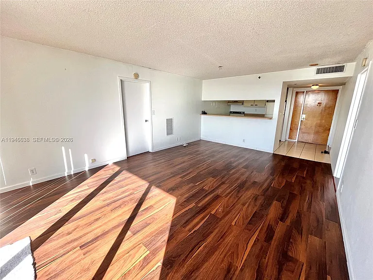 7601 E Treasure Dr #1604 — Photo 4