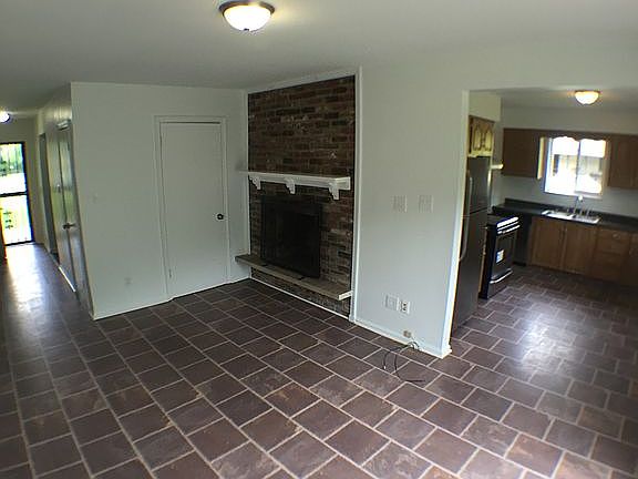 5th image of 3244 Vincz Dr