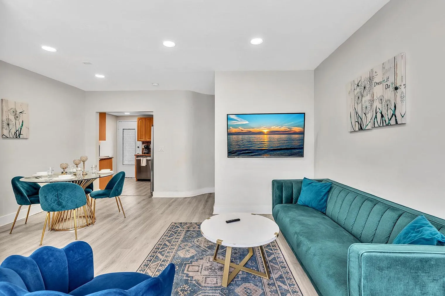 2 bed, 1.0 bath, 990 sqft, $5,328 — Photo 1