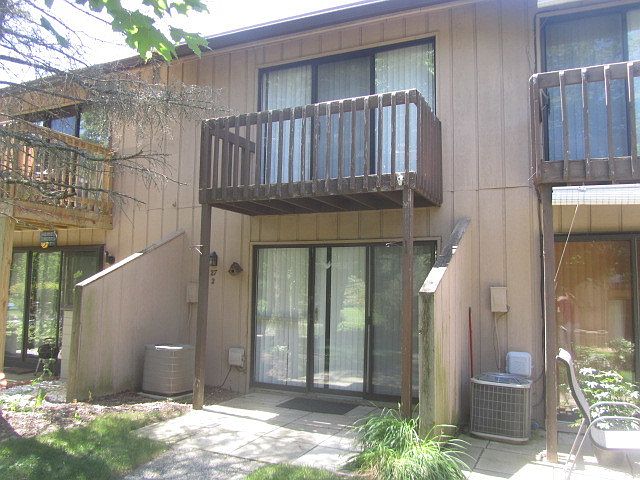 1st image of 27 Jamaica Colony APT 2