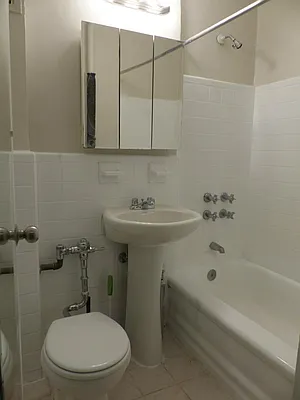 Rented by Immac Realty | media 10