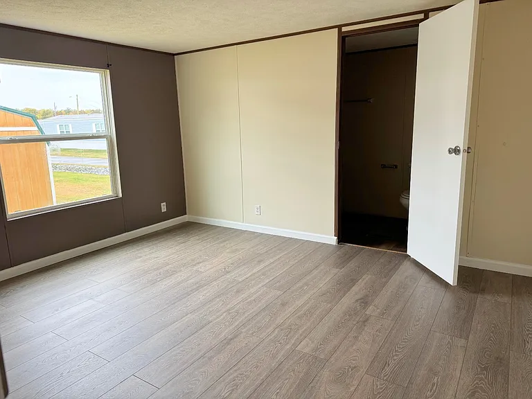 565 Travis Way — Photo 7