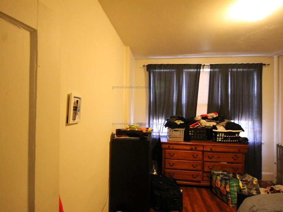 2nd image of 1626 Commonwealth Ave #59