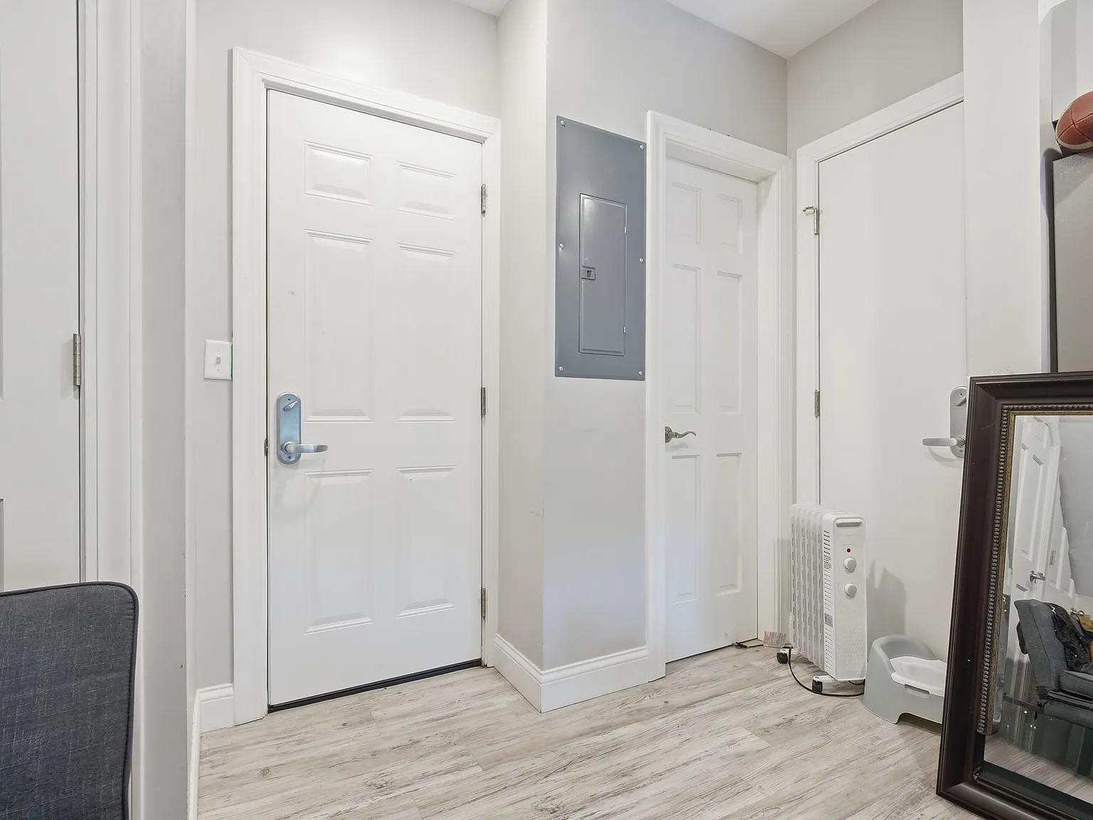 Studio, 400 sqft, $890 — Photo 3