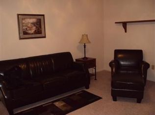 90 Scott Dr, Englewood, OH