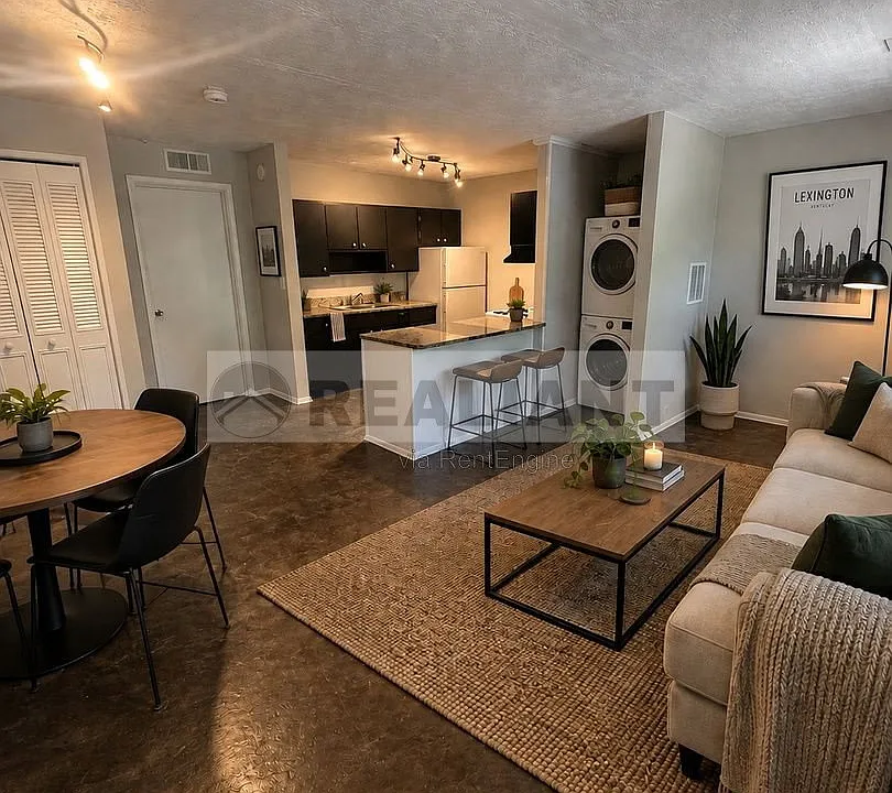468 N Limestone #7